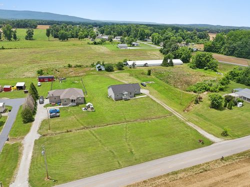 106 Wilder Chapel Rd, Decherd, TN, 37324-4460 | Card Image