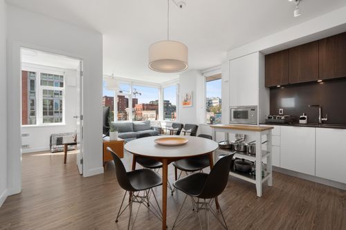 414-209 E 7th Avenue, Vancouver, BC, V3L1W4 | Card Image