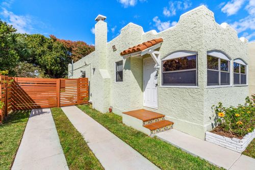 921 S M St, Lake Worth Beach, FL, 33460-5130 | Card Image