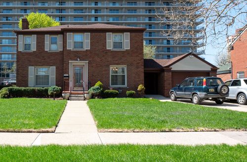 551 Fiske Dr, Detroit, MI, 48214-2988 | Card Image