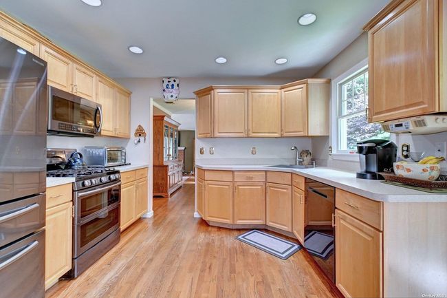 150 N Woods Dr, House other with 4 bedrooms, 4 bathrooms and 7 parking in Wading River NY | Image 12