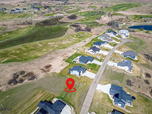 8214 Nicklaus Dr, Bismarck, ND, 58503-8609 | Card Image