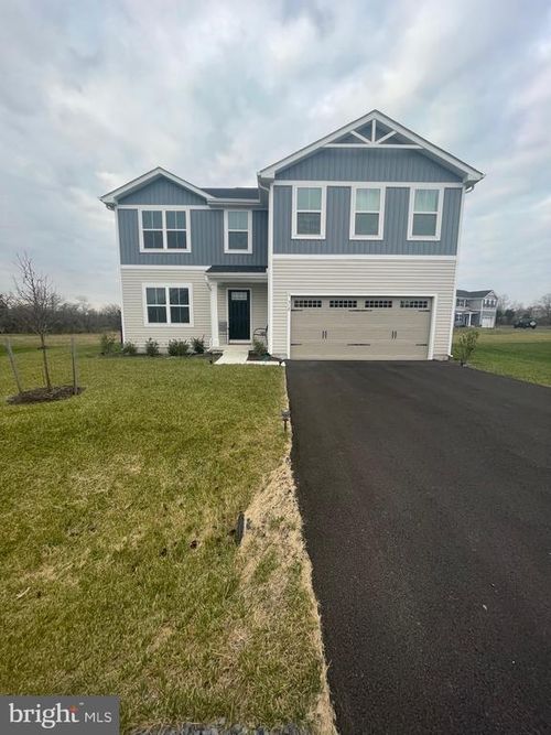 512 Switchgrass Ct, BUNKER HILL, WV, 25413-1150 | Card Image