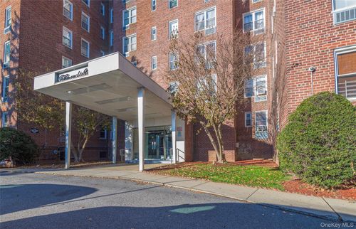 2e-125 Bronx River Rd, Yonkers, NY, 10704-4455 | Card Image