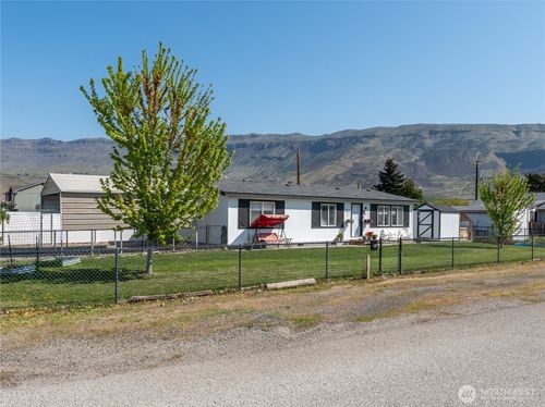 105 3rd St Sw, Rock Island, WA, 98850-9555 | Card Image