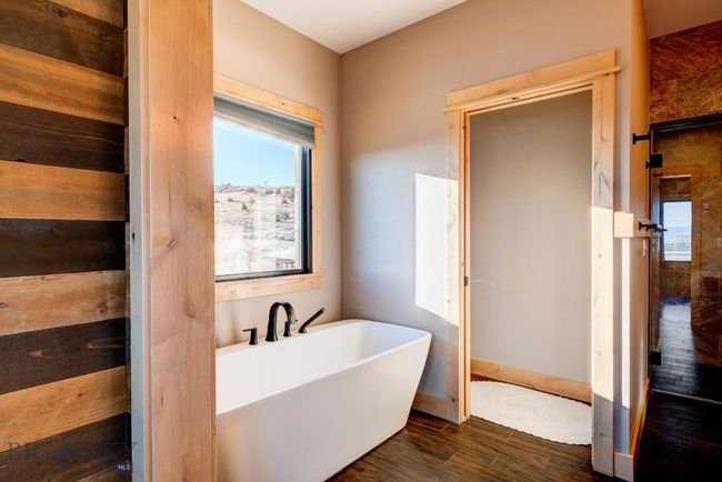 Master Soaker Tub | Image 21