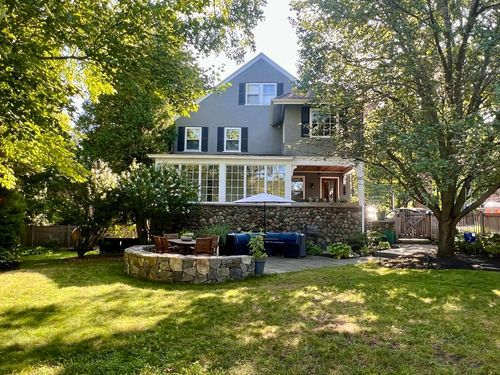 211 Forest St, Winchester, MA, 01890-1037 | Card Image