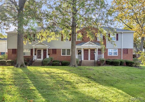 9155 Swan Cir, Brentwood, MO, 63144-1165 | Card Image