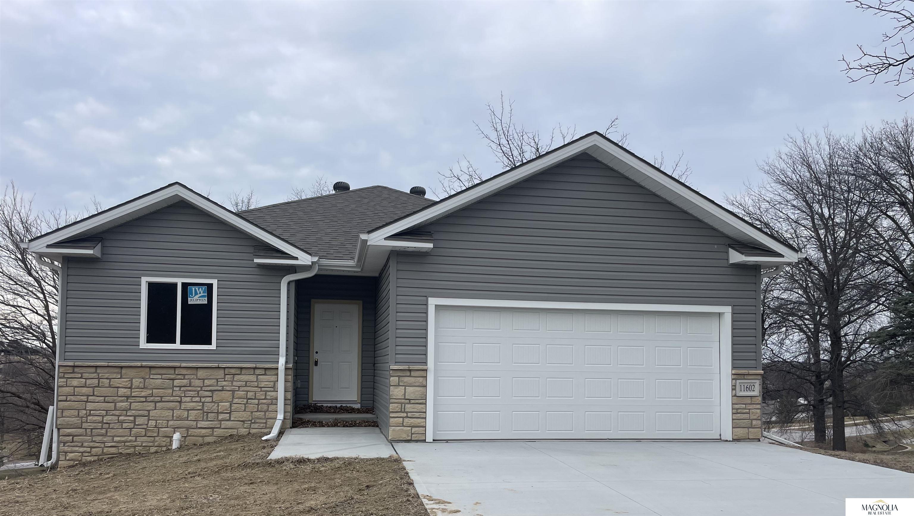 Susie Cir, Bellevue, NE 68123