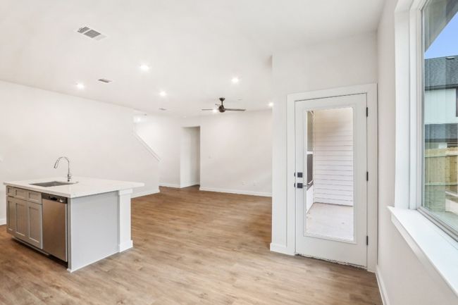 UNIT-1104 - 2600 Gattis School Rd, Condo with 3 bedrooms, 3 bathrooms and 2 parking in Round Rock TX | Image 4