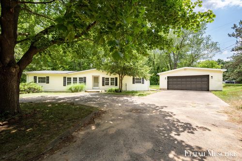 5390 14 Mile Rd Ne, Rockford, MI, 49341-8419 | Card Image