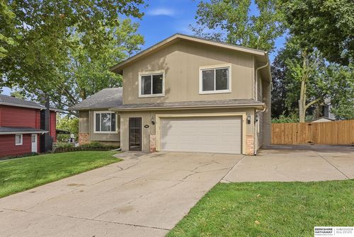 906 Brenton Ave, Bellevue, NE, 68005-2457 | Card Image