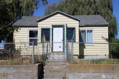 208 Sinclair St, Davenport, WA, 99122-9737 | Card Image