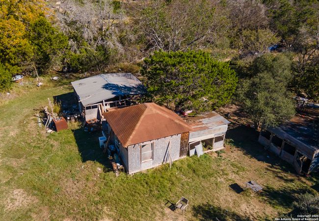 989 Oil Wl, Home with 3 bedrooms, 2 bathrooms and null parking in Pipe Creek TX | Image 64