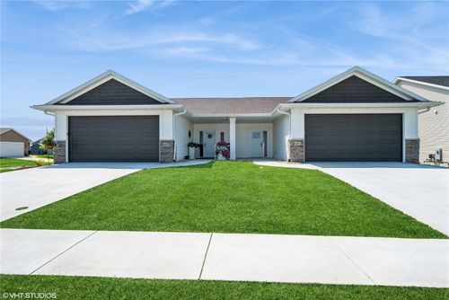 6431 Rookwood Ln, Marion, IA, 52302-8027 | Card Image