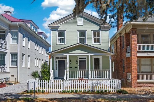 22 E 37th St, Savannah, GA, 31401-8678 | Card Image