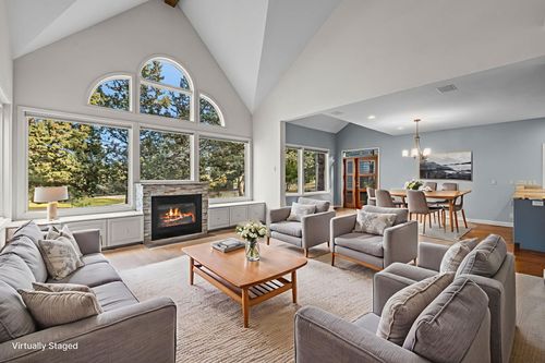 3178 Nw Clubhouse Dr, Bend, OR, 97703-7544 | Card Image