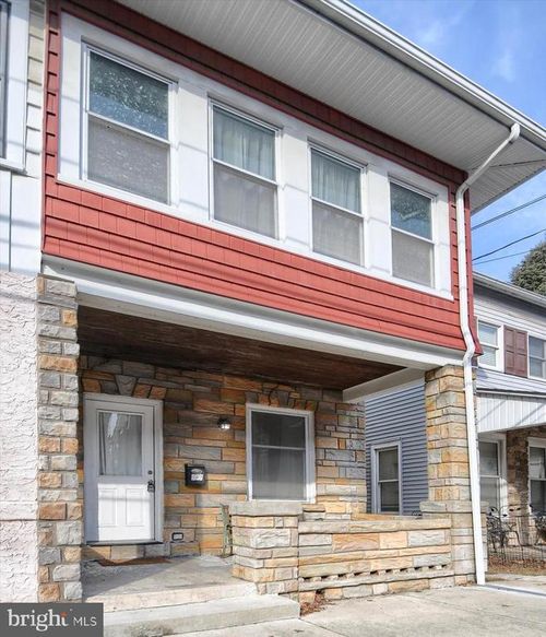 547 Broad St, EMMAUS, PA, 18049-3812 | Card Image