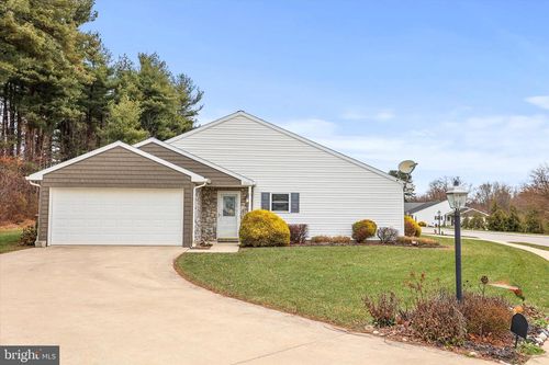 13-4049 Clair Mar Dr, DOVER, PA, 17315-4262 | Card Image