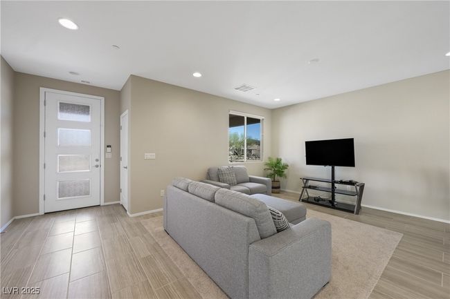 1091 E Sunset Rd, House other with 3 bedrooms, 3 bathrooms and null parking in Henderson NV | Image 13