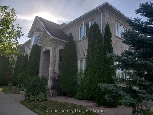4 Cantwell Cres, Ajax, ON, L1Z2A4 | Card Image