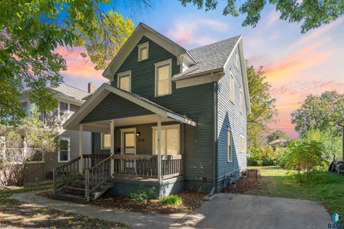 810 S Main Ave Avenue, Sioux Falls, SD, 57104 | Card Image