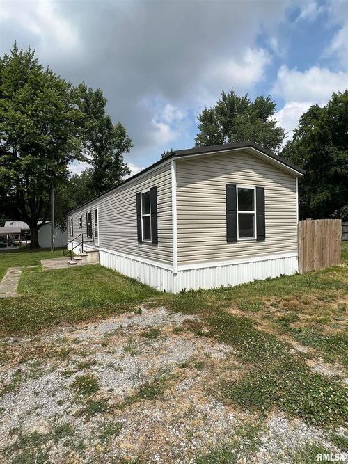 502 W Shreve St, Wayne City, IL, 62895-0766 | Card Image