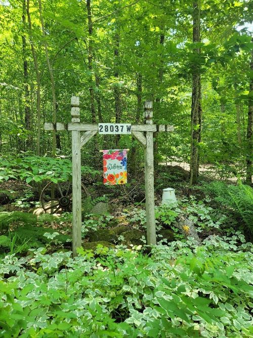 28037 W Maple Ln, Eckerman, MI, 49728-9700 | Card Image