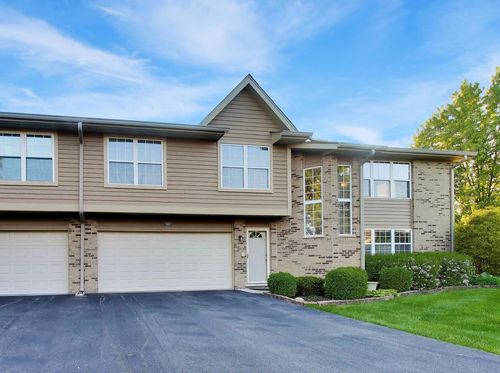 7957 Stewart Dr, Darien, IL, 60561-5934 | Card Image