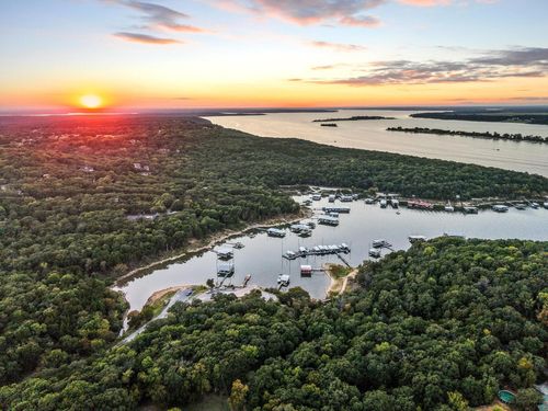 207 Wales Dr, Pottsboro, TX, 75076-4827 | Card Image