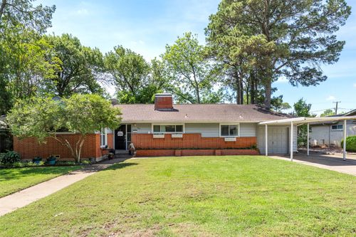 126 Varsity Cir, Arlington, TX, 76013-2425 | Card Image