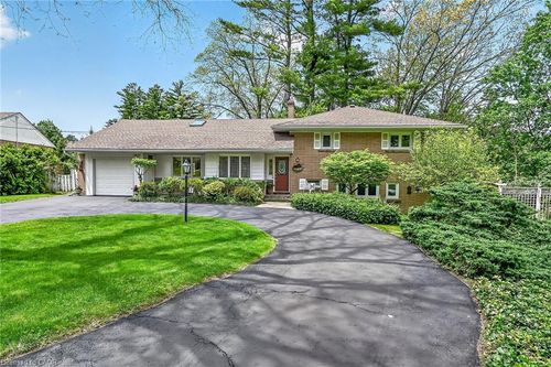 2 Summit Circle, Simcoe, ON, N3Y3K8 | Card Image