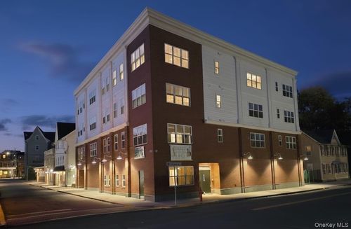 401-122 Greenwich Ave, Goshen, NY, 10924-2012 | Card Image