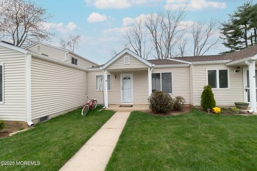 68 Greenwood Dr, Freehold, NJ, 07728-4008 | Card Image