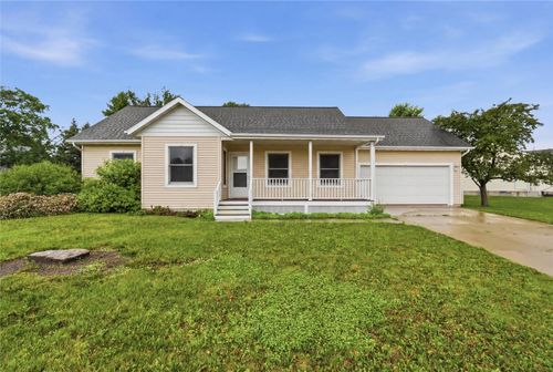 349 Aaron Ct Sw, Swisher, IA, 52338-9430 | Card Image