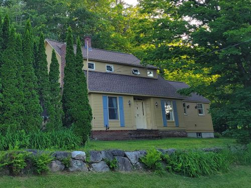 52 Chase St, Sunapee, NH, 03782-2502 | Card Image