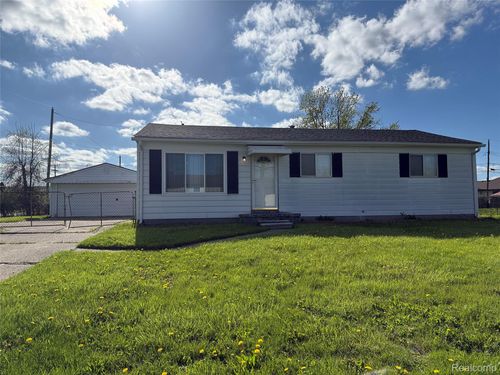 33711 Floyd St, Clinton Twp, MI, 48035-4203 | Card Image