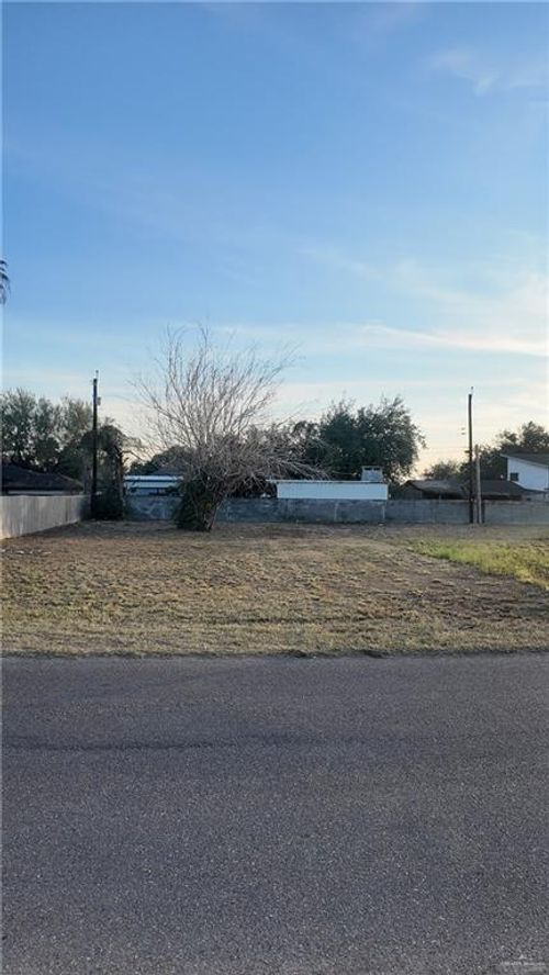 000 Jasper Street, Rio Grande City, TX, 78582 | Card Image