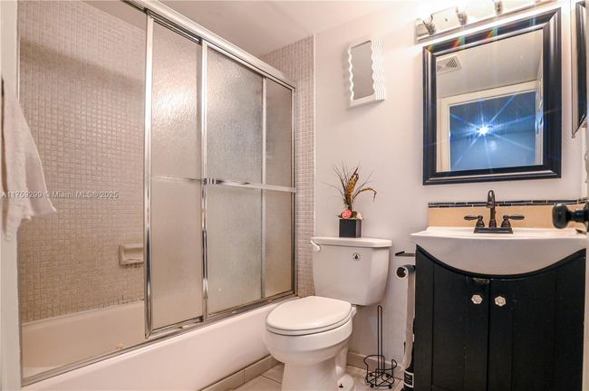 APT-601 - 4164 Inverrary Dr, Condo with 2 bedrooms, 2 bathrooms and null parking in Lauderhill FL | Image 19