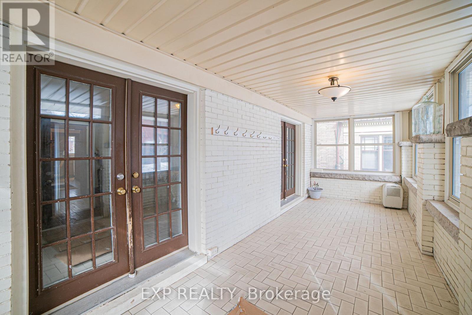 Residential Lease in Hamilton (Glenview) 2