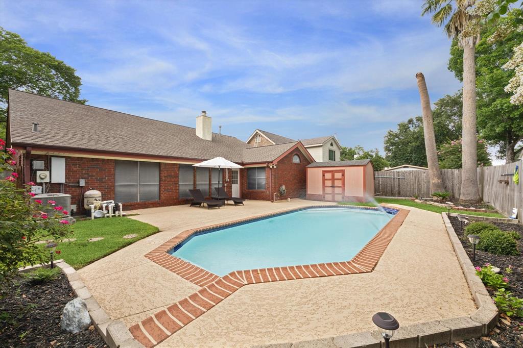Wynnview Dr, Friendswood, TX 77546