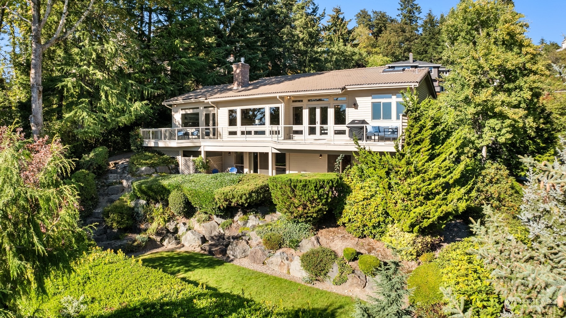 Mercer Way, Mercer Island, WA 98040