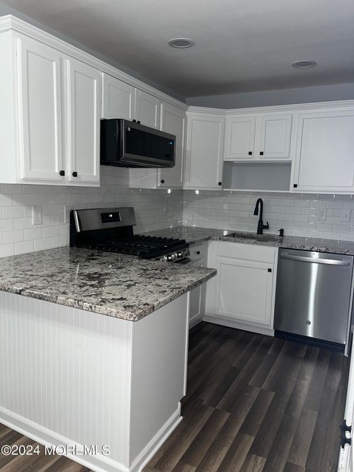 b-186 Ocean Ave, North Middletown, NJ, 07748-5686 | Card Image