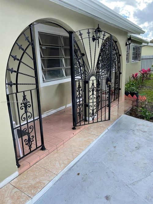 14521 Nw 16th Ct, Miami, FL, 33167-1010 | Card Image