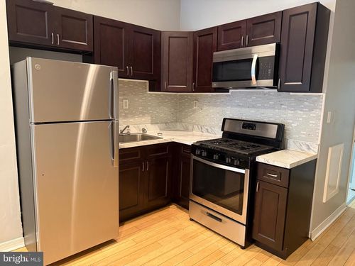 3211 W Montgomery Ave, Philadelphia, PA, 19121-2548 | Card Image
