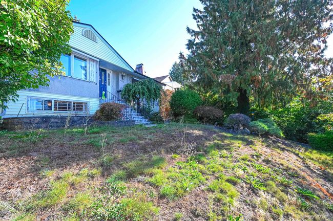 4419 Marine Drive, House other with 5 bedrooms, 2 bathrooms and 1 parking in Burnaby BC | Image 2