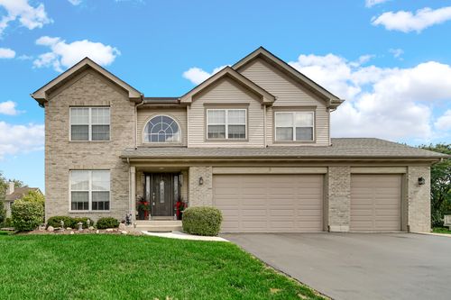 5 Lancaster Ct, Algonquin, IL, 60102-6045 | Card Image