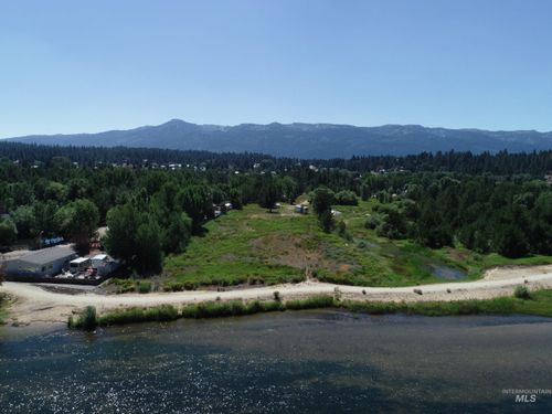 2 N Sawyer St, Cascade, ID, 83611 | Card Image