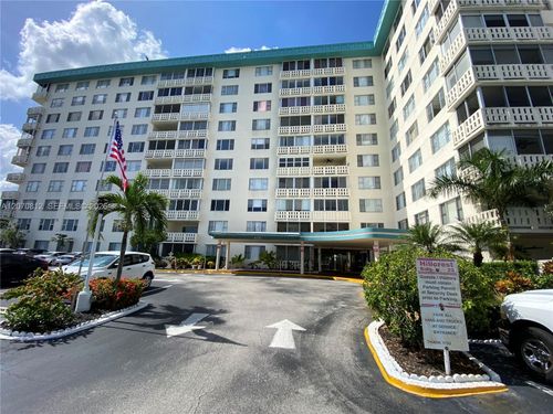 1009-4330 Hillcrest Dr, Hollywood, FL, 33021-7969 | Card Image
