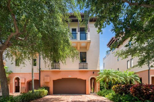 6226 Paradise Point Dr, Palmetto Bay, FL, 33157-2602 | Card Image